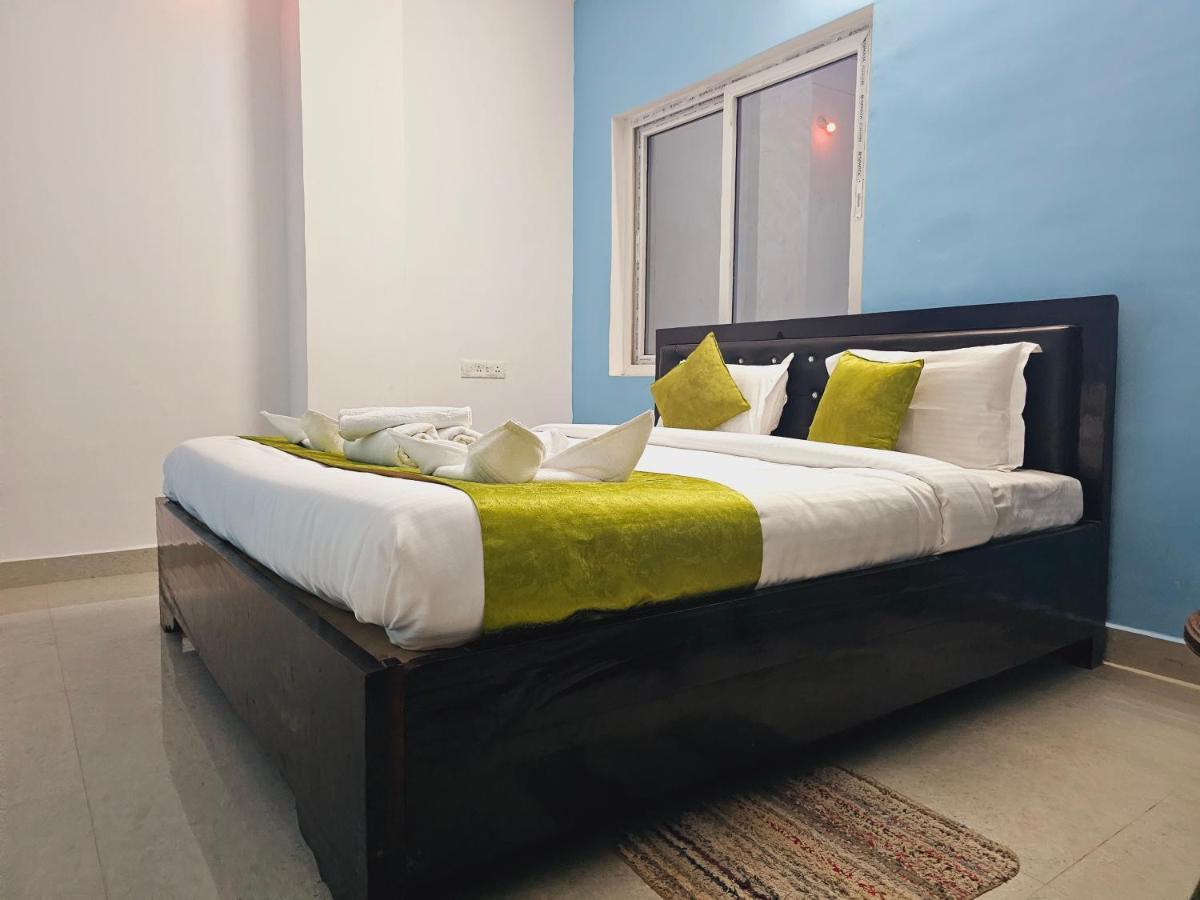 Sea Rock Hotel 3*