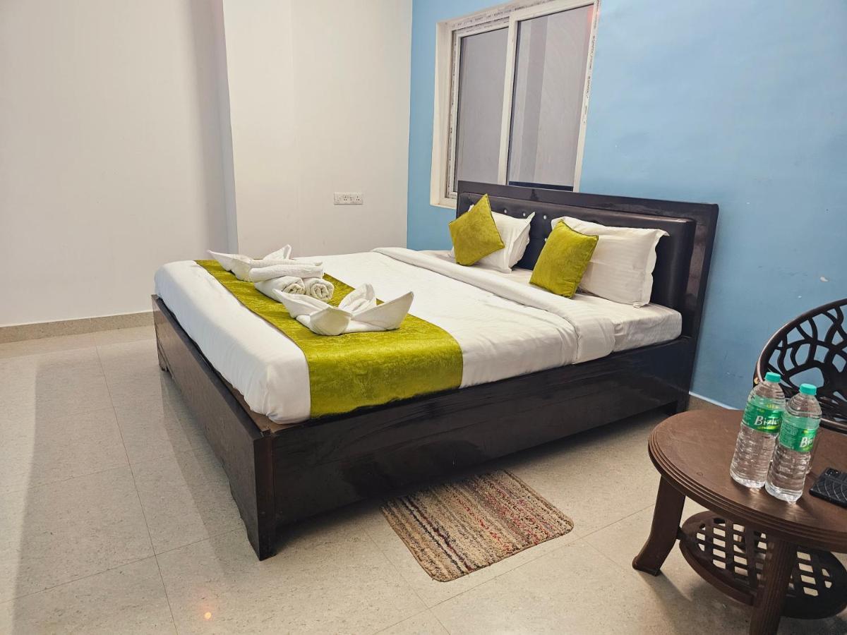 Sea Rock Hotel 3*