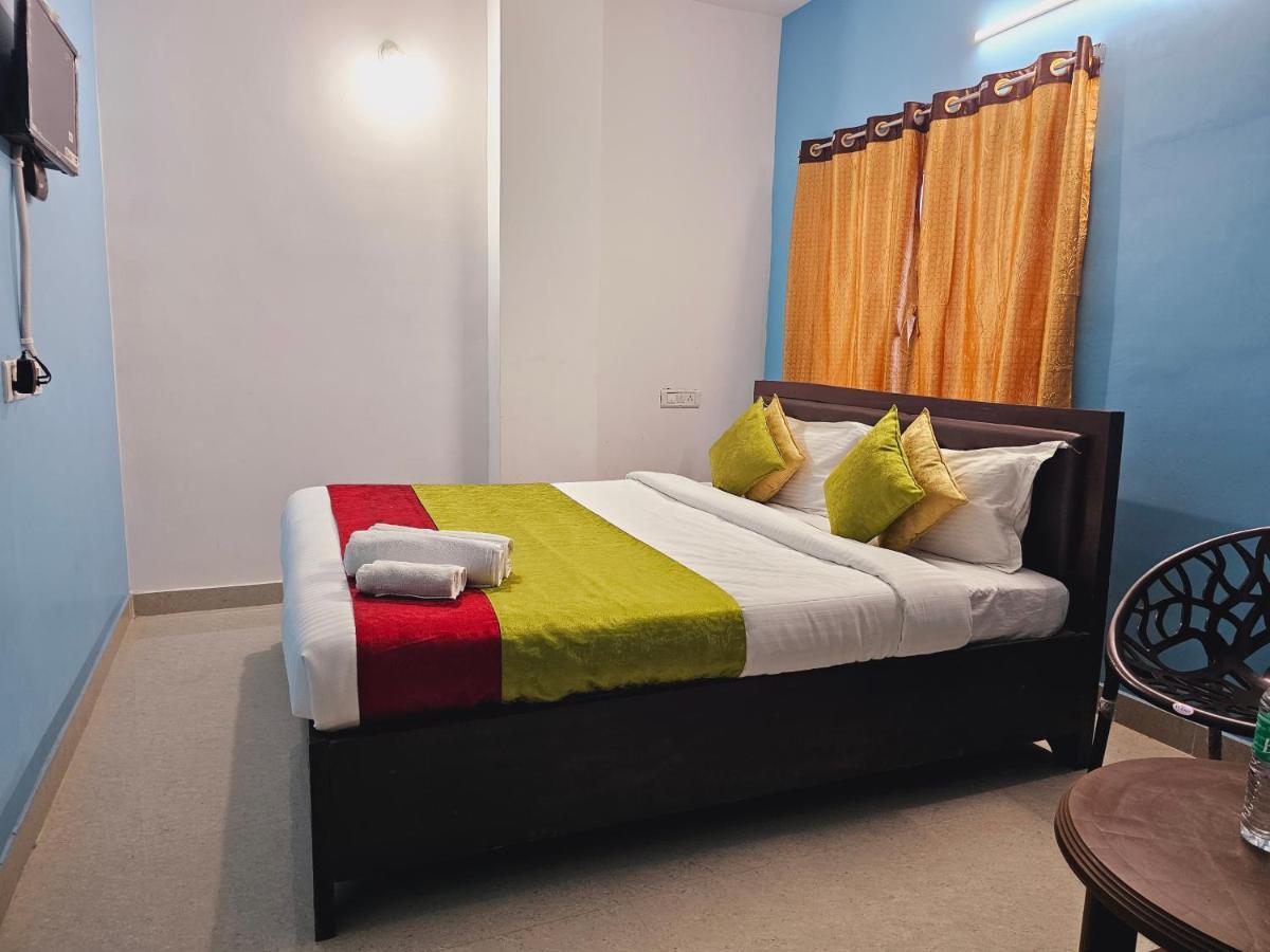 Sea Rock Hotel 3*
